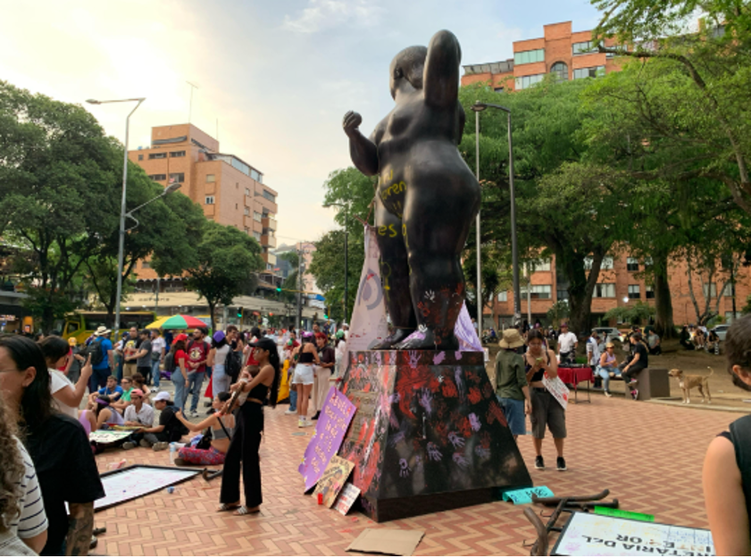 Bucaramanga invertirá $40 millones en la restauración de la escultura de Botero ‘Mujer de Pie Desnuda’