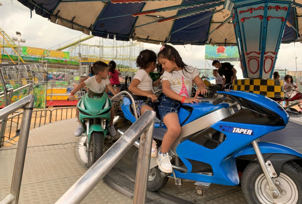 Niños en 'La Ciudad de Hierro' de Bucaramanga.