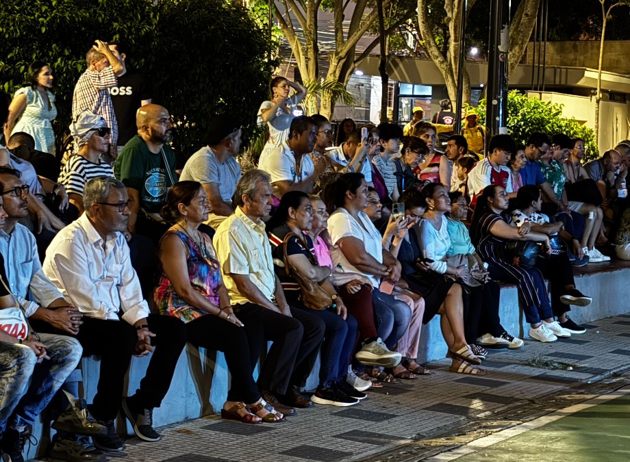 El Parque San Pío se llenó de arte, fe y tradición con el concierto de coros y tunas de BucaraSanta