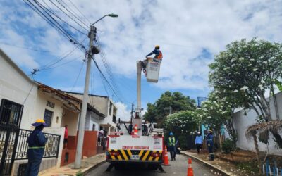 Alcaldía interviene alumbrado de cerca de 20 iglesias en Bucaramanga