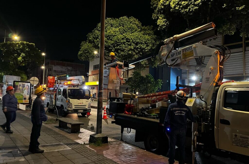 Diciendo y cumpliendo: alcalde Beltrán solucionó fallas en alumbrado público de la 15