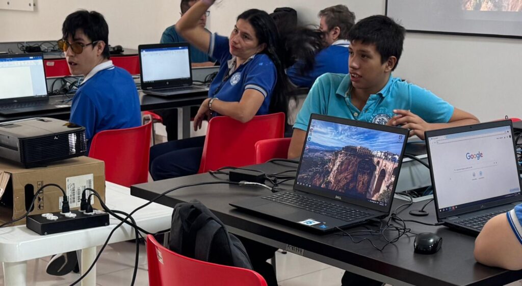 Inclusión a través del curso de Alfabetización Digital