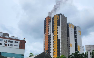 Bomberos lograron contener incendio en el barrio Alarcón