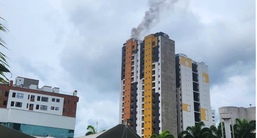 Bomberos lograron contener incendio en el barrio Alarcón