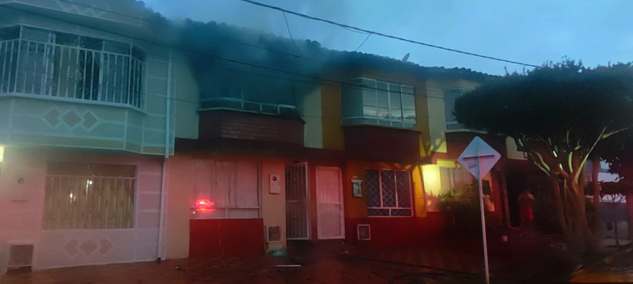 Bomberos evitaron una tragedia en Prados del Mutis
