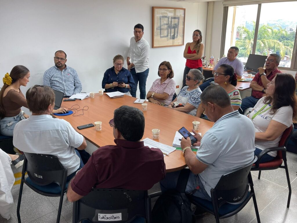 Alcaldía socializó proyecto inconcluso del Diamante II con la comunidad