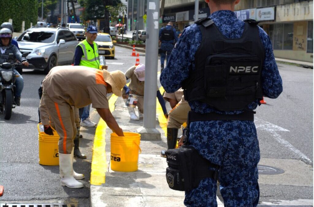Once personas en proceso de reintegración participaron en el embellecimiento la calle 36, en el centro de Bucaramanga