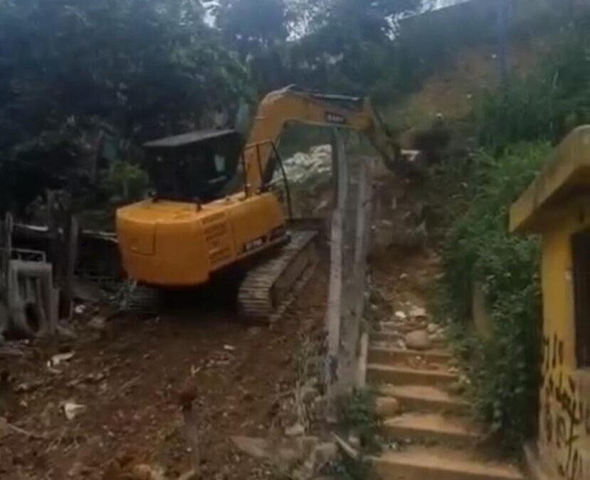 Acción inmediata ante afectaciones por lluvias en la Comuna 8
