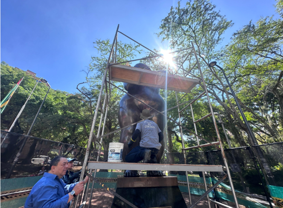Inició la restauración de la Gorda Botero en San Pío