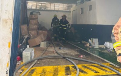 Bomberos respondió con rapidez a incendio de gran magnitud en el barrio Girardot