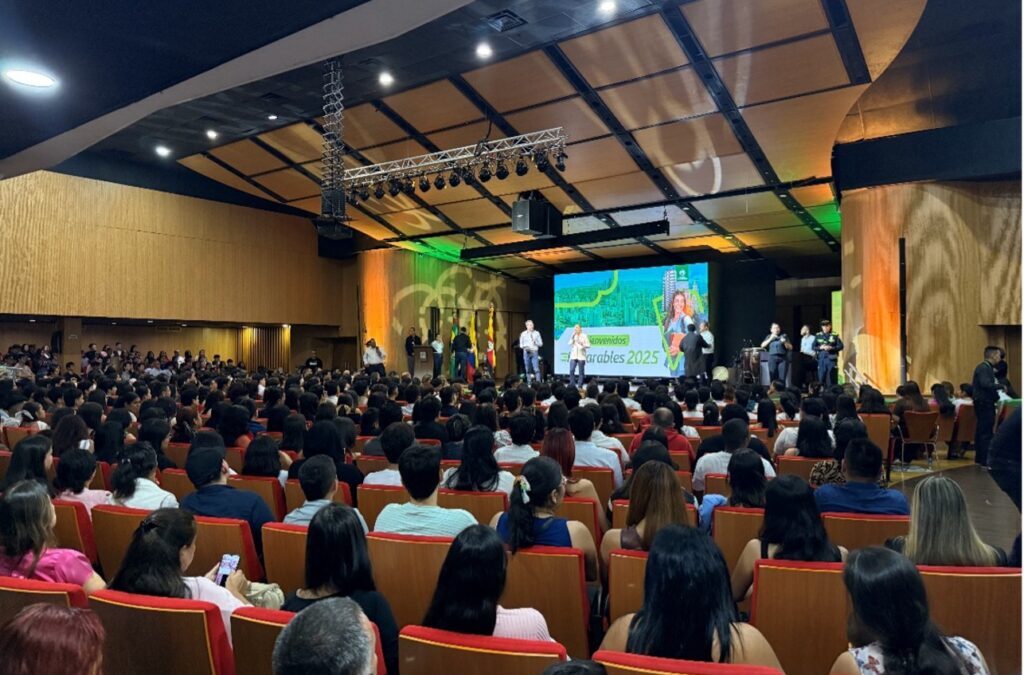 ¡Orgullo nacional! Bucaramanga primera en Colombia en llevar más jóvenes a la educación superior