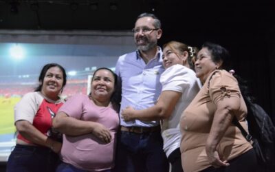 400 madres cuidadoras beneficiadas con bonos de mercado