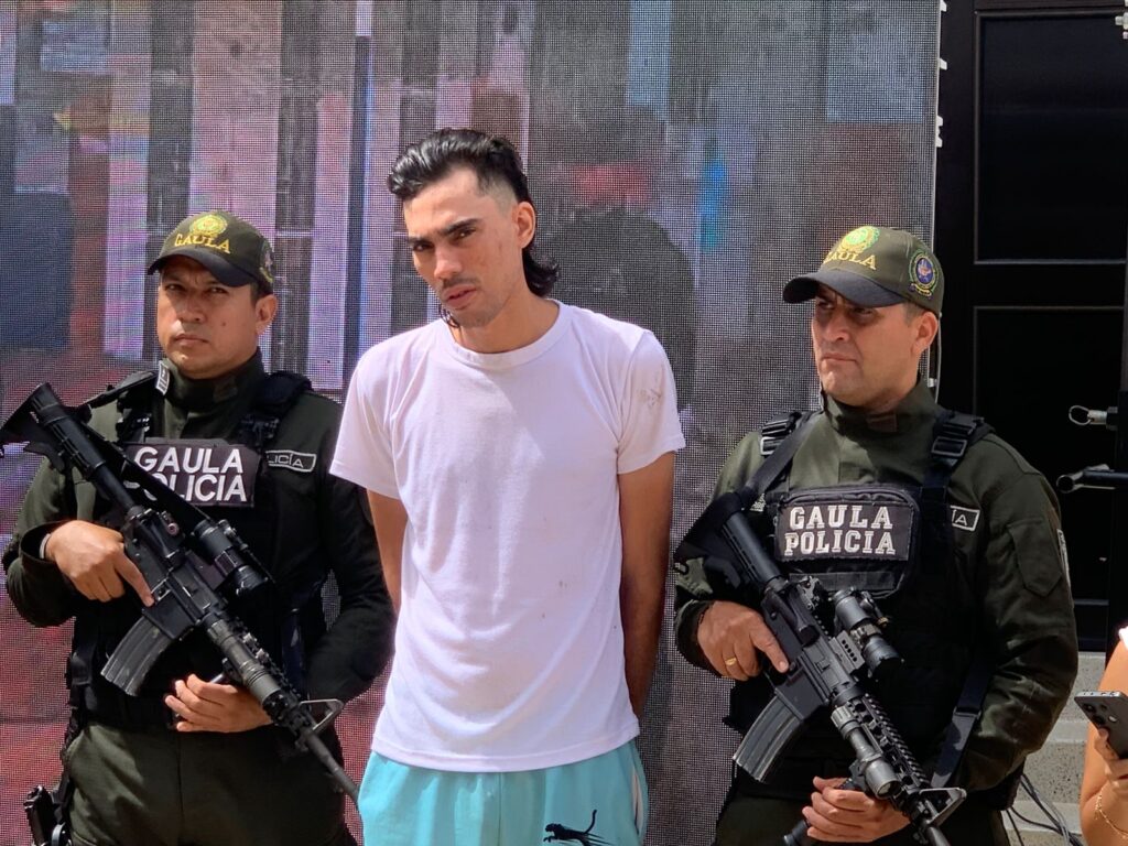 Capturados tres delincuentes que atentaron con una granada a un establecimiento comercial en Floridablanca