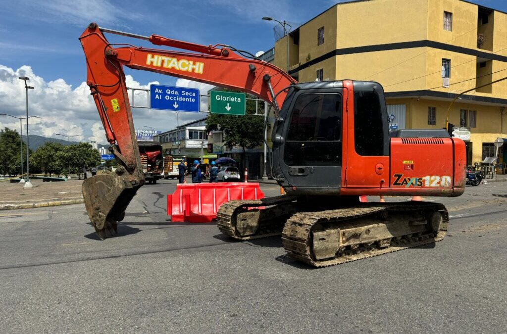 Cierre vial temporal en la Avenida Quebradaseca por reparación de hundimiento