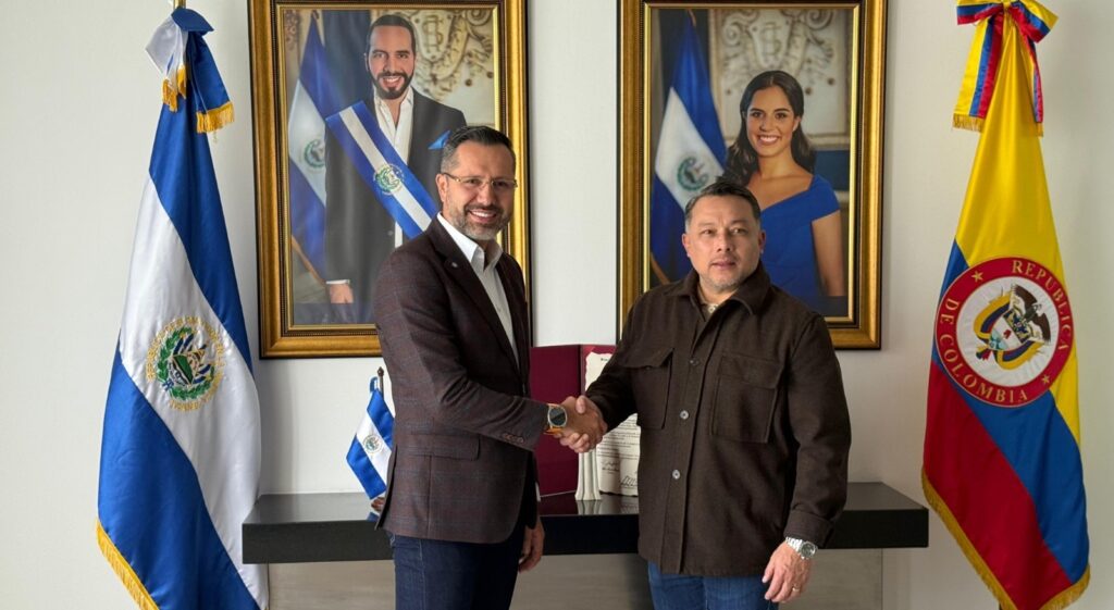 Fortalecimiento de lazos internacionales: visita del Embajador de El  Salvador a Bucaramanga