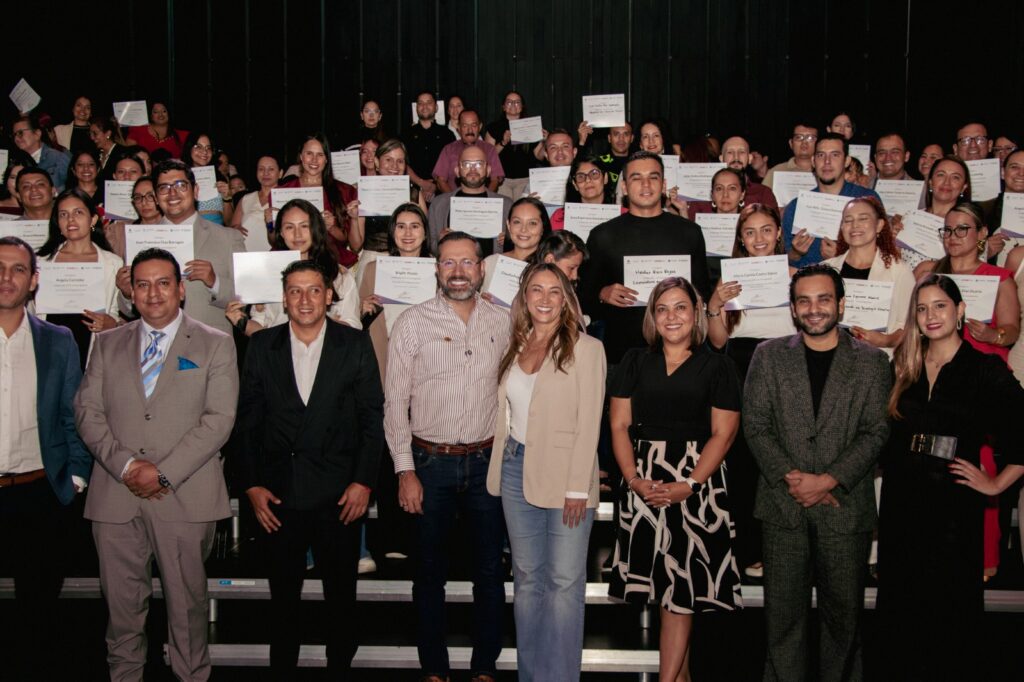 Bucaramanga entrega 300 becas de pregrado, maestría y doctorado