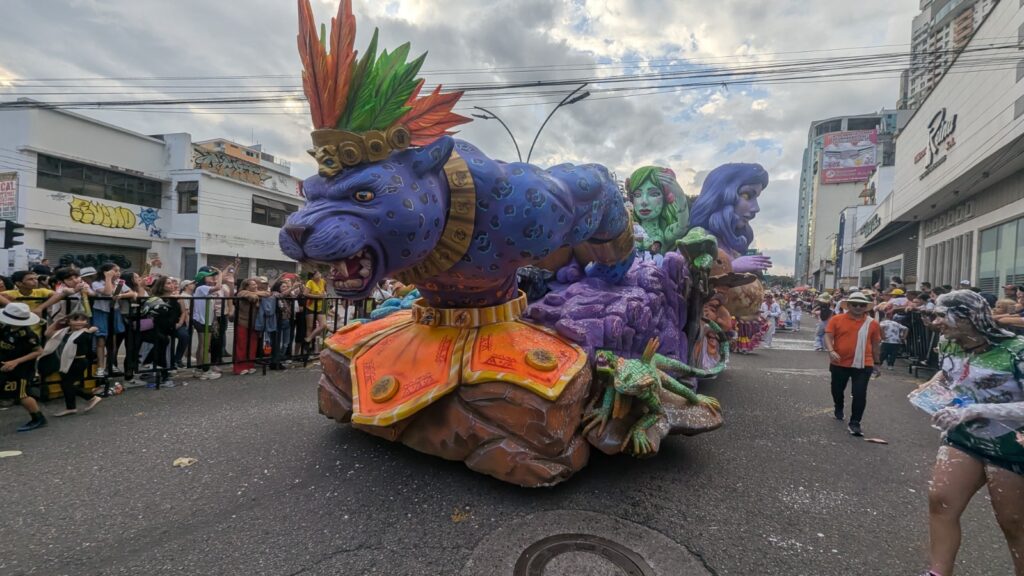Bucaramanga vibró con el Desfile de los Pico de Oro, uno de los eventos más grandes de la Feria Bonita de Colombia