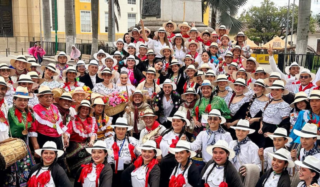 Cerca de 600 bailarines danzaron en el Torbellinódromo