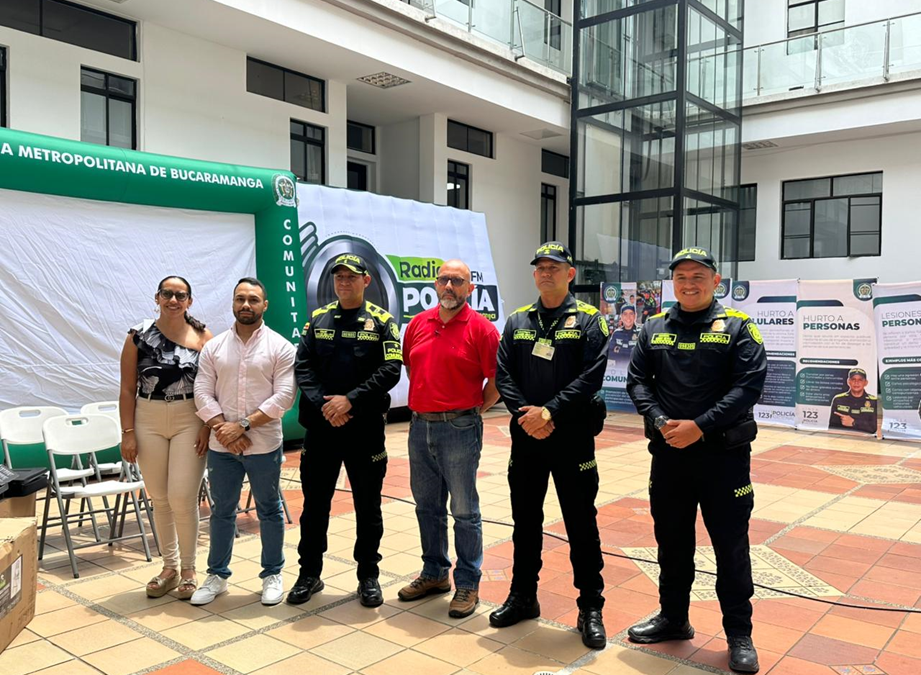 Dotación de $100 millones a la Policía de Bucaramanga