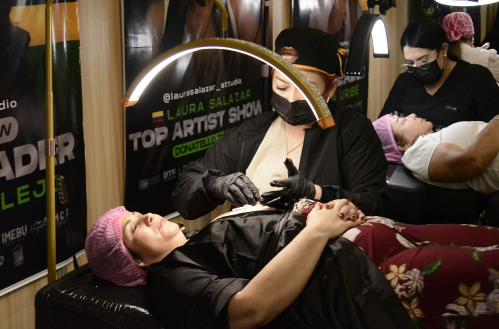 Mujeres sobrevivientes de cáncer fueron protagonistas en el Tattoo Fest
