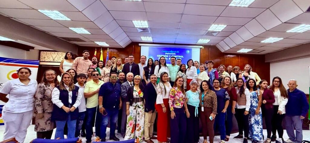 Bucaramanga certifica a 94 veedores para combatir irregularidades en el sistema de salud