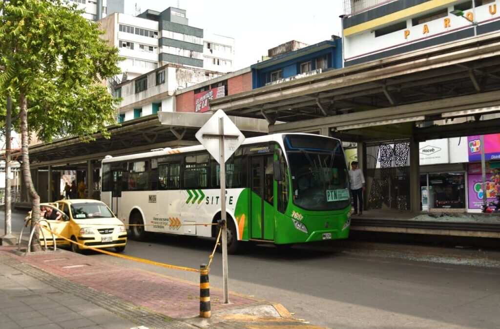 Alcaldía de Bucaramanga interviene puntos críticos y refuerza limpieza en estaciones de SITME vandalizadas