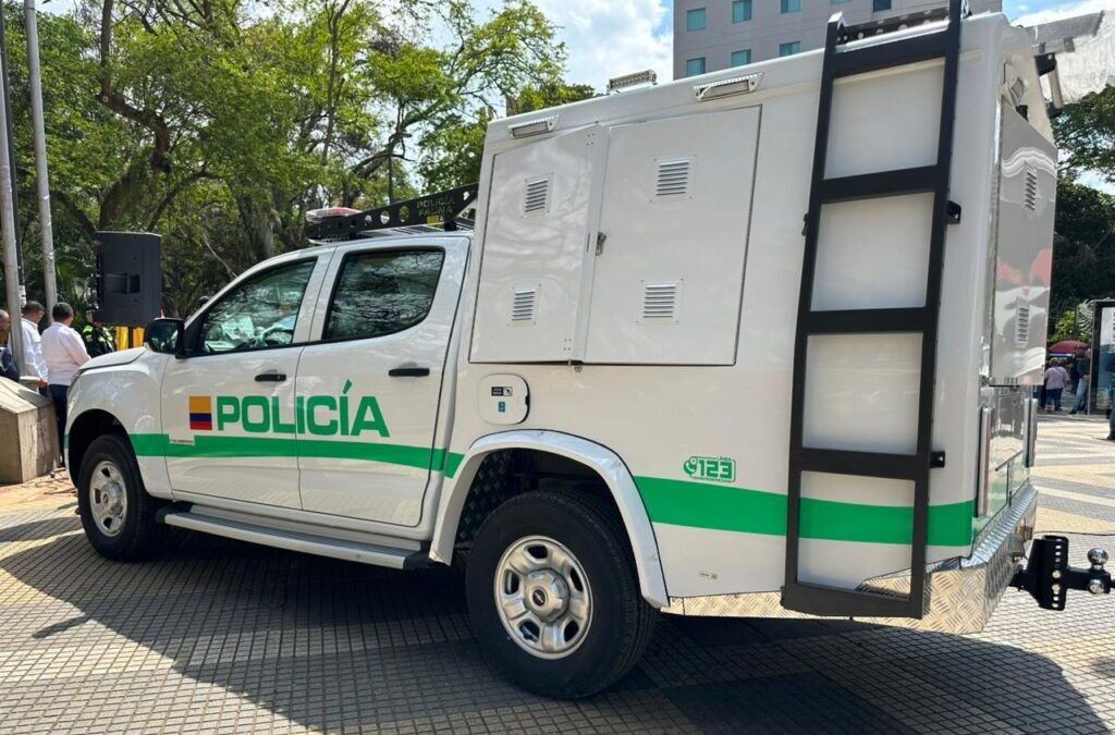 Alcaldía de Bucaramanga fortalece la protección animal con la entrega de la Patrulla Animal
