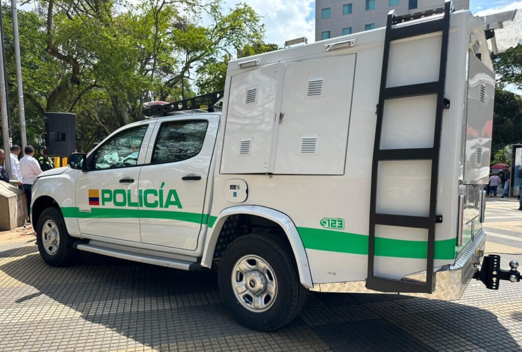 Alcaldía de Bucaramanga fortalece la protección animal con la entrega de la Patrulla Animal