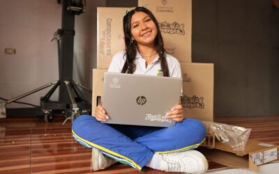 265 computadores recibieron cuatro colegios de Bucaramanga