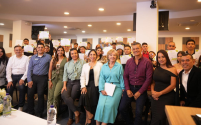 Modalidad de aprendizaje CLEI certificó 30 estudiantes en IA