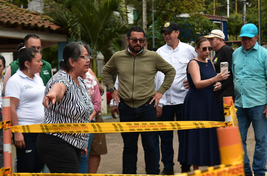 El alcalde llegó al barrio Villa Rosa con soluciones