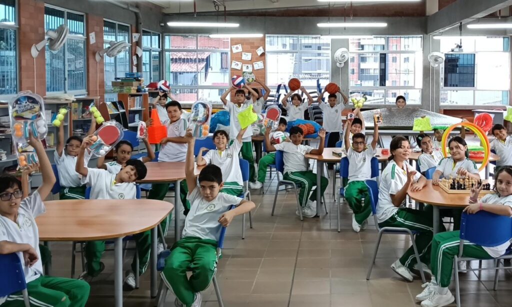 Con más de $474 millones se renovó dotación para beneficiar a más de 3 mil estudiantes