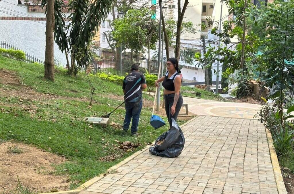 Cerca de 40 infractores embellecen el parque Los Sarrapios en jornada comunitaria