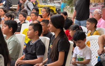 En el barrio Dangond se vivió una noche de cine, familia y diversión