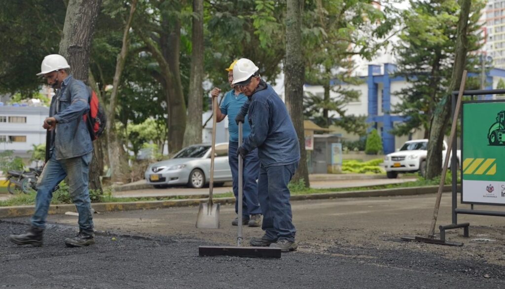 Bucaramanga acelera la recuperación de su malla vial: más de 4 mil metros cuadrados intervenidos en 15 días