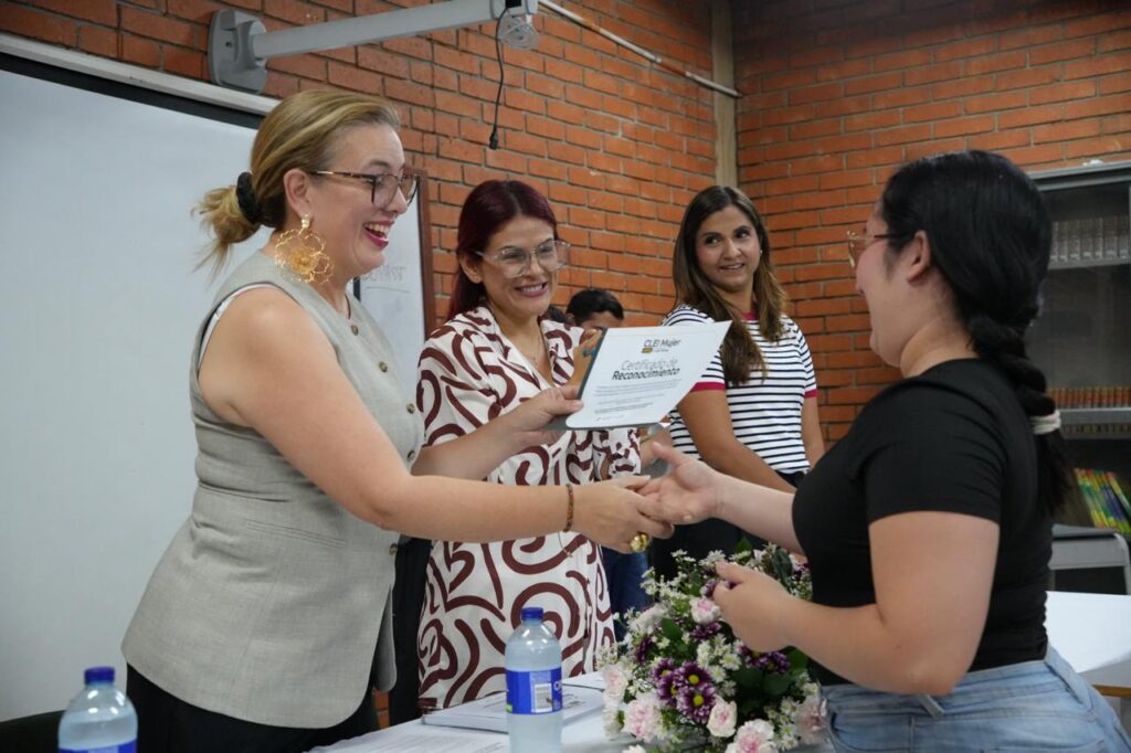 Programa CLEI: cerca de 100 mujeres iniciaron su proceso de formación académica