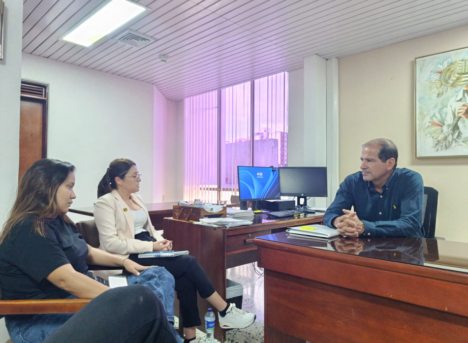 Alcaldía avanza en alianzas para legalización de barrios