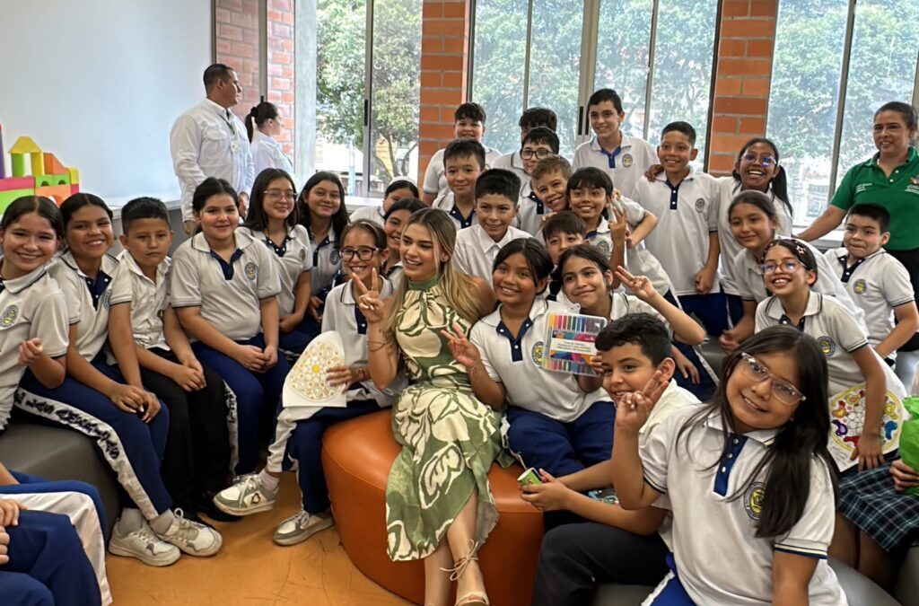 Primera dama Ana Lucía Pineda conoció las estrategias sociales y de equidad de género que lidera la Alcaldía de Bucaramanga