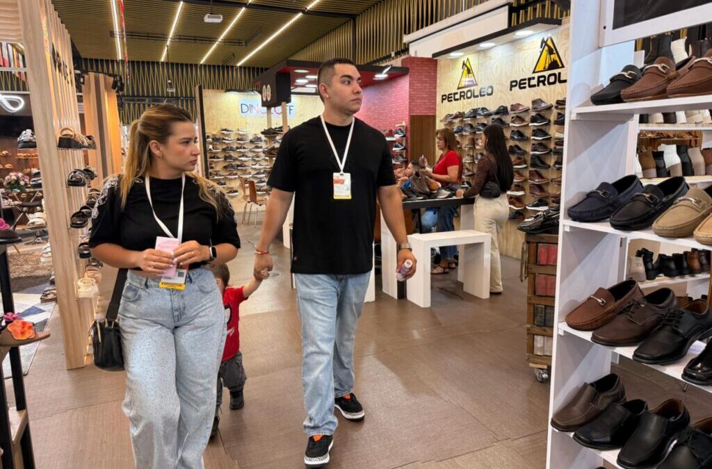 Emprendedores apoyados por el IMEBU cierran con éxito su participación en ExpoAsoinducals Cuero 2026