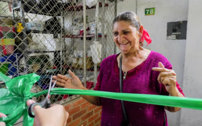 Alcaldía de Bucaramanga entrega 26 nuevos puestos en la Plaza del Barrio Kennedy